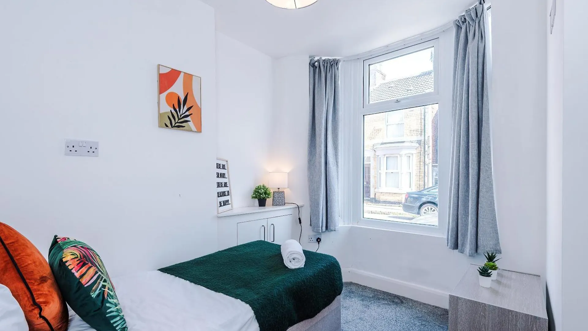 Strathcona House - Air Host & Stay - 3 Bedroom - 3 Bathroom Liverpool Holiday home