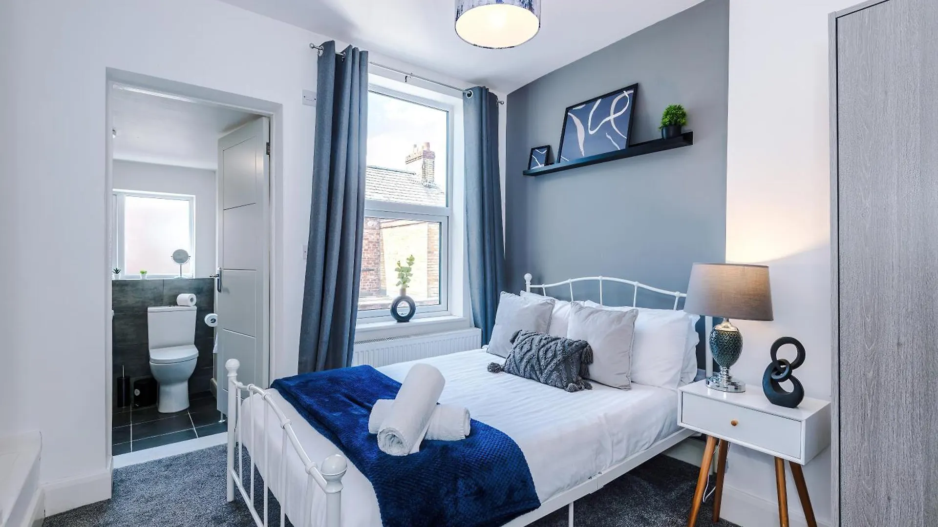 Strathcona House - Air Host & Stay - 3 Bedroom - 3 Bathroom Liverpool Holiday home