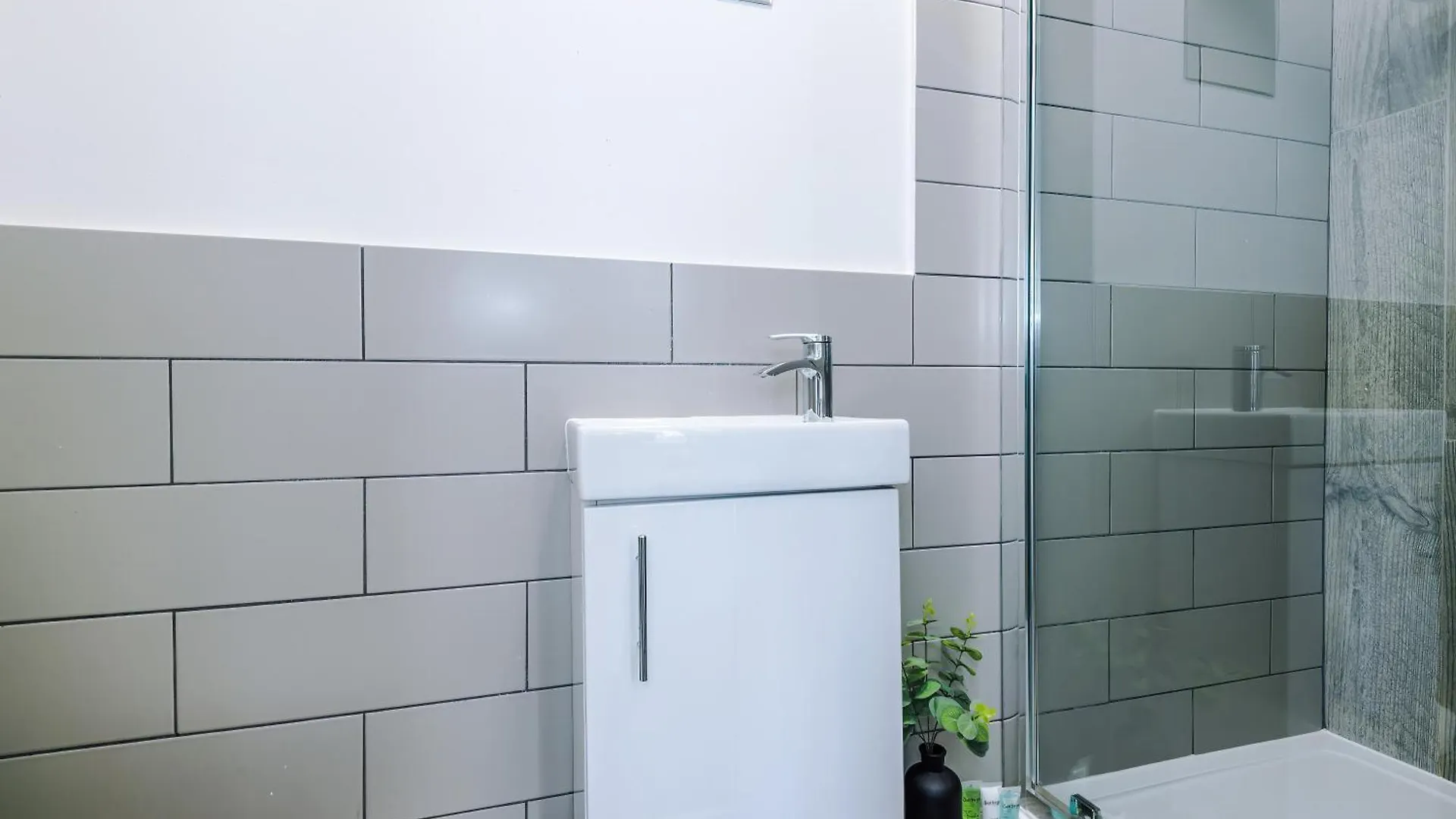 Strathcona House - Air Host & Stay - 3 Bedroom - 3 Bathroom Liverpool 0*,